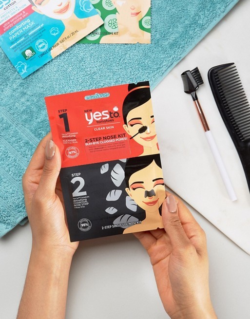 Yes To Tomato Charcoal 2-Step Nose Strip Kit 