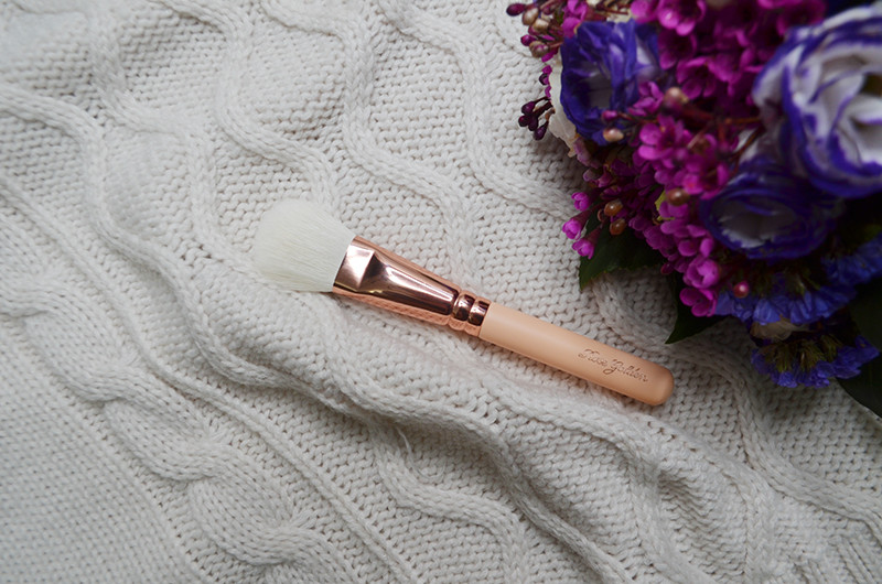 Zoeva Luxe Cheek Finish Brush 126