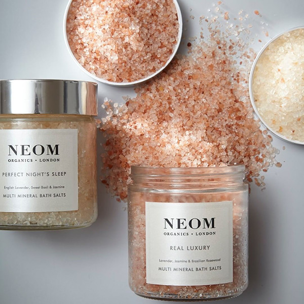 Соли для ванны от Neom