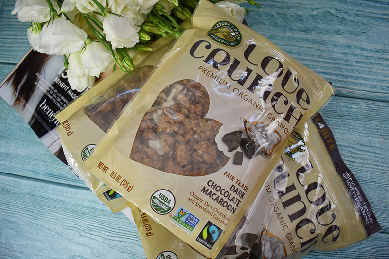 Nature's Path Love Crunch Premium Organic Granola Dark Chocolate Macaroon