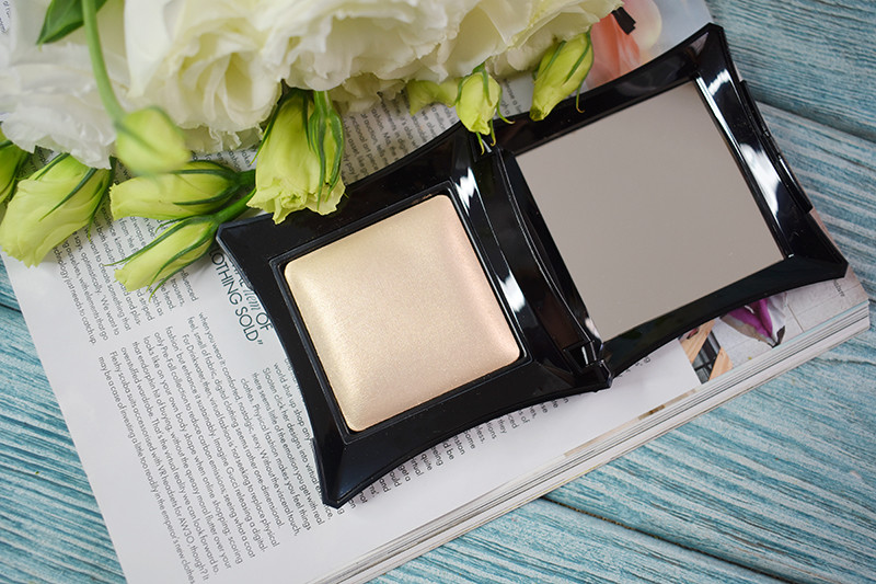 Illamasqua Beyond Powder
