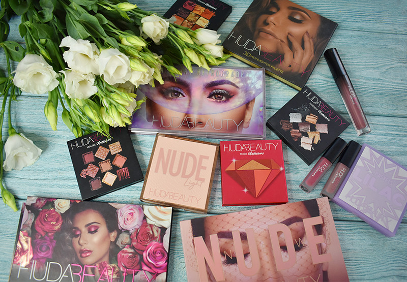 Скидка 15% на косметику Huda Beauty на FeelUnique