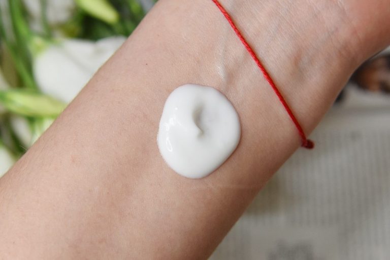 Maui Moisture Lightly Hydrating+ Pineapple Papaya inShower Body Lotion