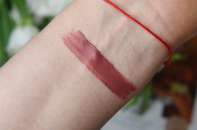 Hourglass Velvet Story Lip Cream