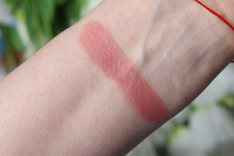 Valentino Beauty Minirosso Clutch-Size Midi Lipstick