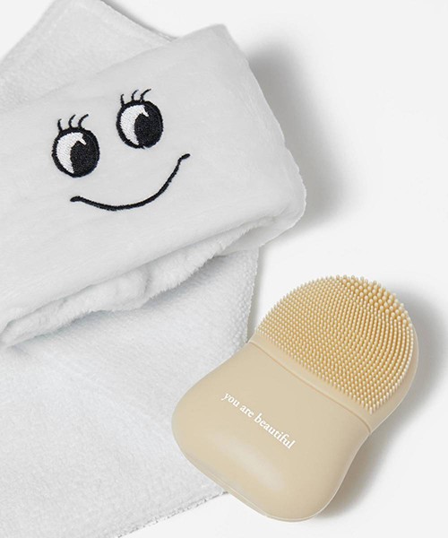 Revolution Skincare x Jake Jamie Accessory Gift Set