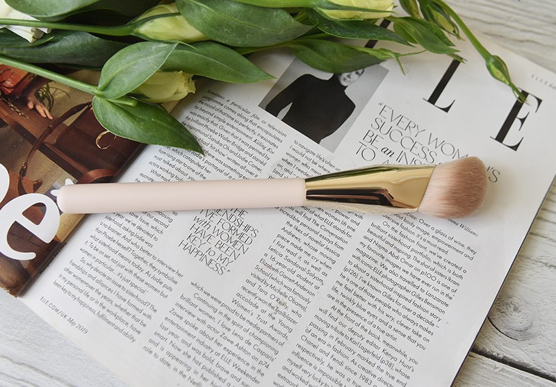 Rare Beauty Liquid Touch Foundation Brush Rare Beauty Liquid Touch Foundation Brush