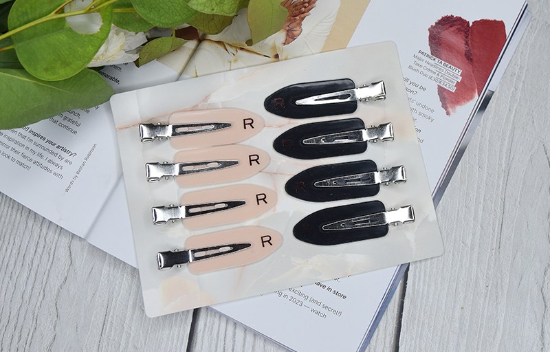  Makeup Revolution Creaseless Clips