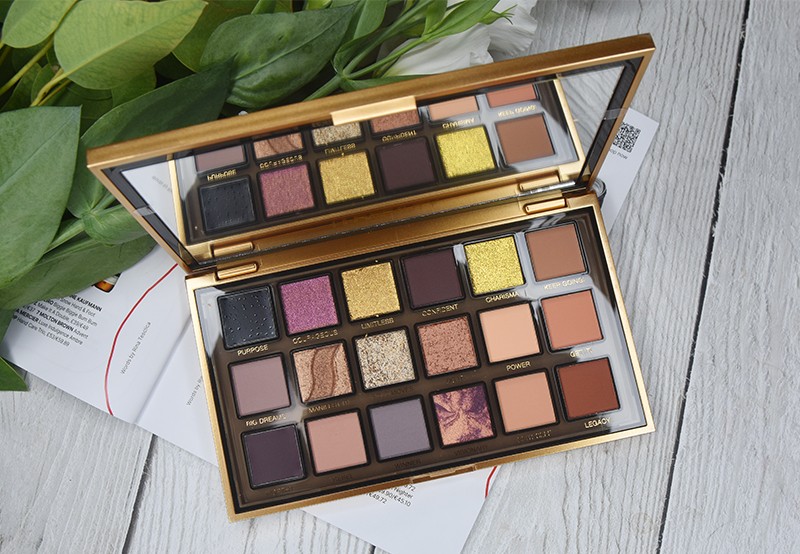 Huda Beauty Empowered Eyeshadow Palette