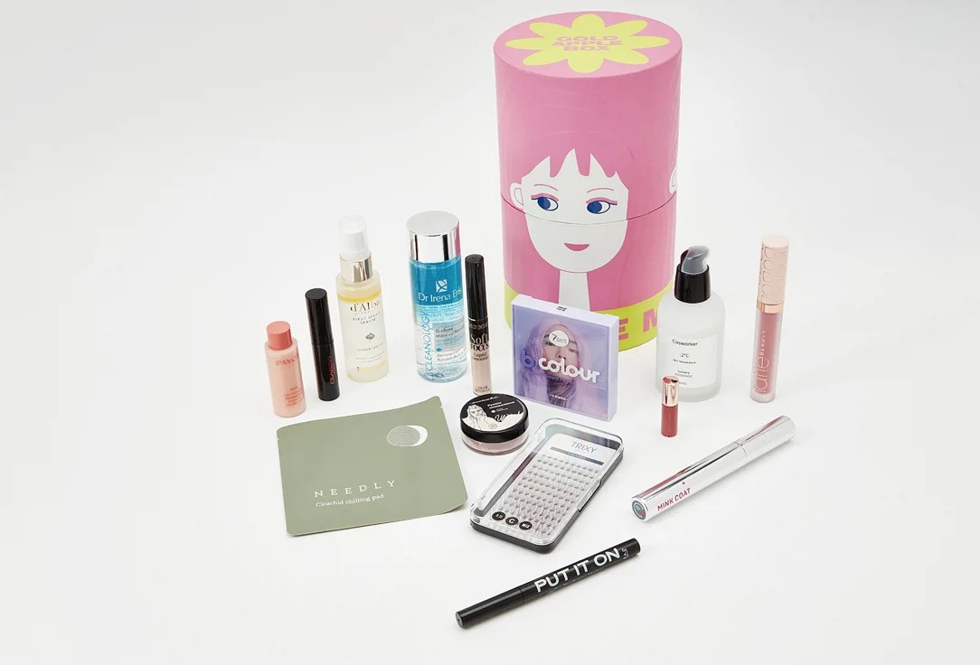 GOLDAPPLEBOX some makeup things GOLDAPPLEBOX some makeup things