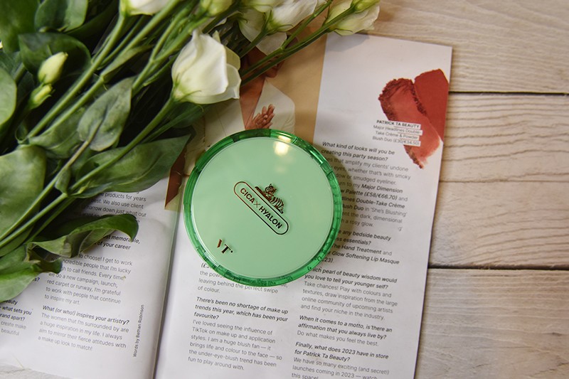 VT Cica Essence Sun Pact