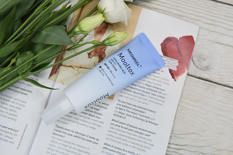 MEDI-PEEL Hyaluronic Acid Mooltox Mild Tone Up Sun Cream