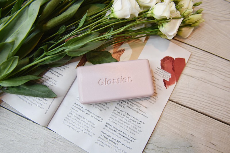 Glossier Body Hero Exfoliating Bar 