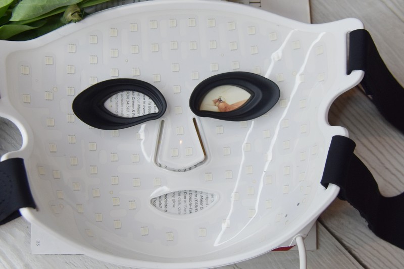 Currentbody LED Red Light Therapy Face Mask Series 2